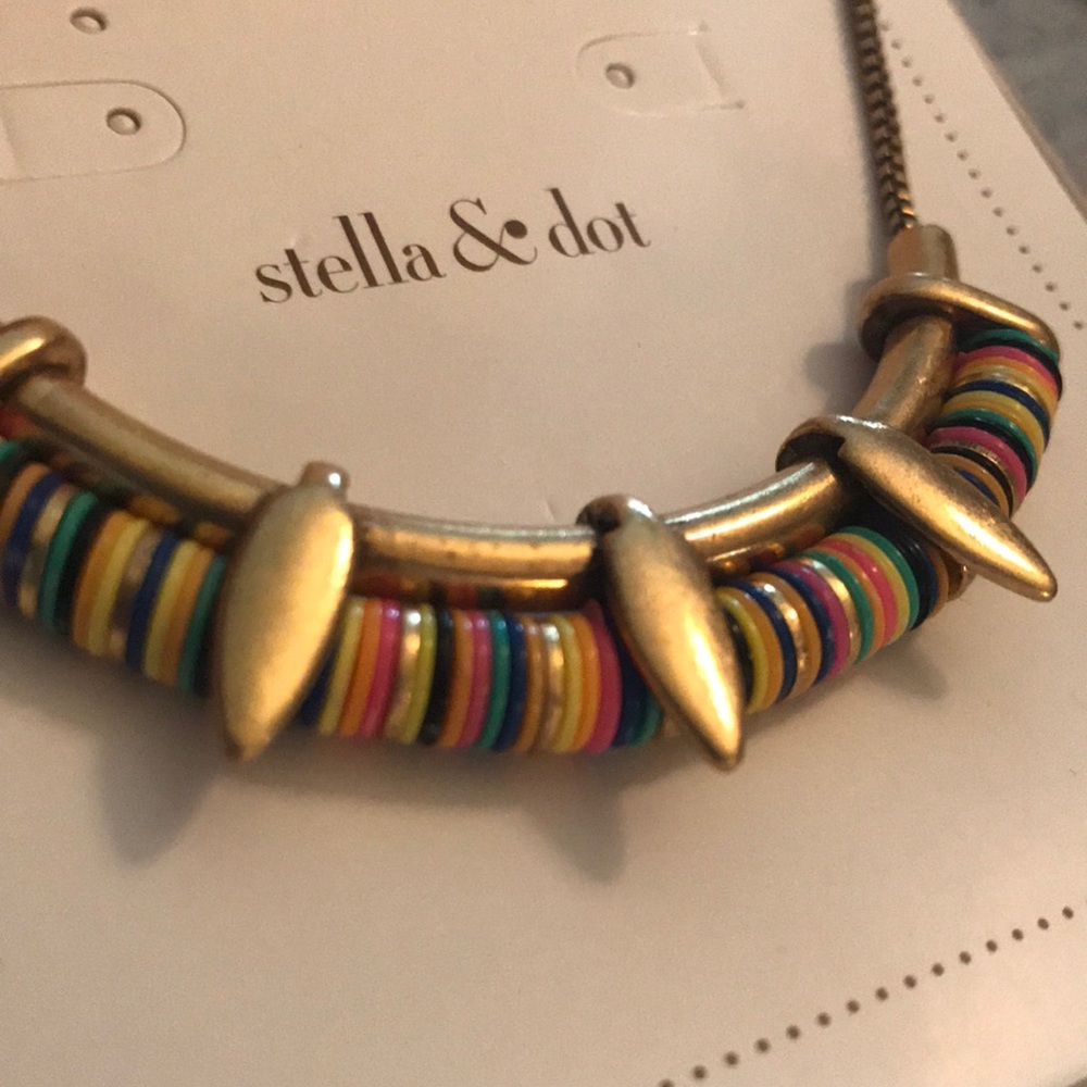 NIB Stella & Dot Wanderer Necklace. 🌈 golden.